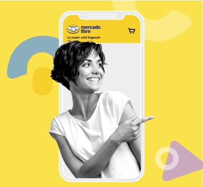 Mujer dentro de un marco de celular señalando con su dedo